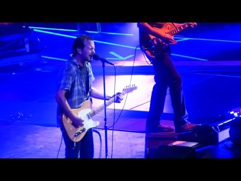 Pearl Jam: Swallowed Whole [HD] 2013-10-15 - Worcester, MA