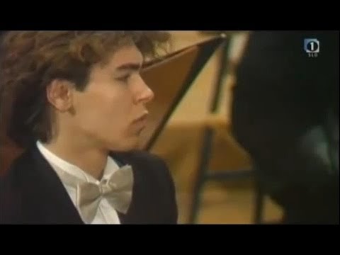 Pogorelich plays Chopin Piano concerto No  2 in F minor, Op  21
