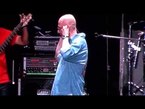 TRACK 19 - Indio Solari en Gualeguaychu 2014 HD - La pajarita pechiblanca - VIVO