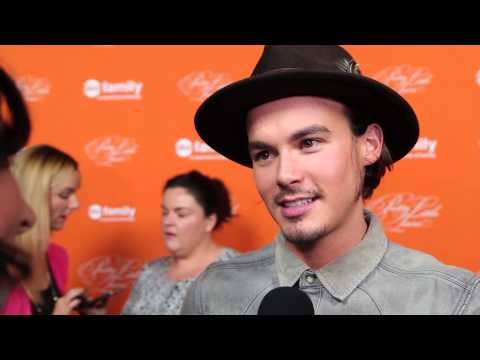 Tyler Blackburn Interview - "Pretty Little Liars" Halloween Episode 3x13