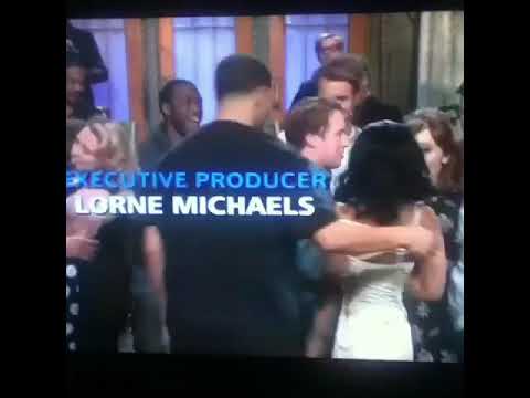 Jhené Aiko rejects Drake’s hug on SNL (2014)