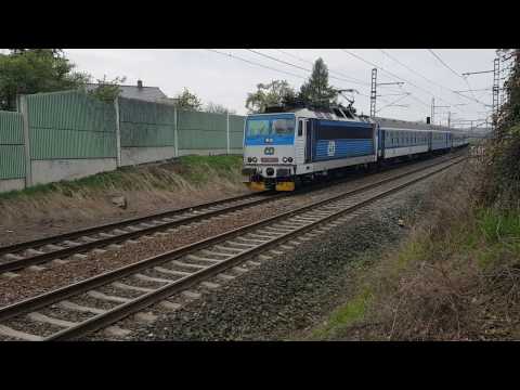 Průjezd vlaku R724 stanicí Světice