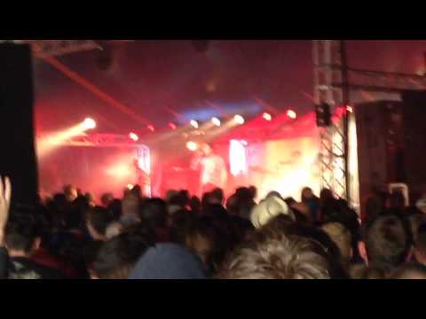 The Smyths - There Is A Light That Never Goes Out - Glastonbury 2015