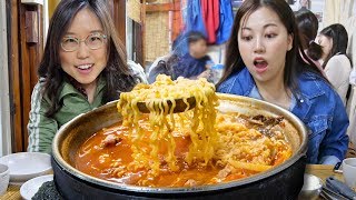 Download lagu PORK KIMCHI STEW IN KOREA 🥘 ft Heyitsfeiii mp3