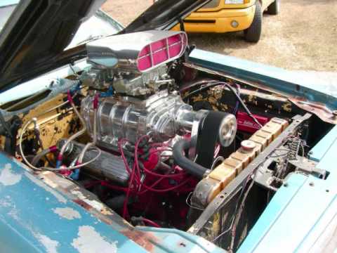 Blown mopar challenger