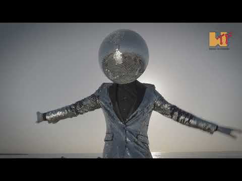 (I Need this Disco) Light On Me