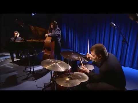 Vladimir Shafranov Trio - Blue Bossa