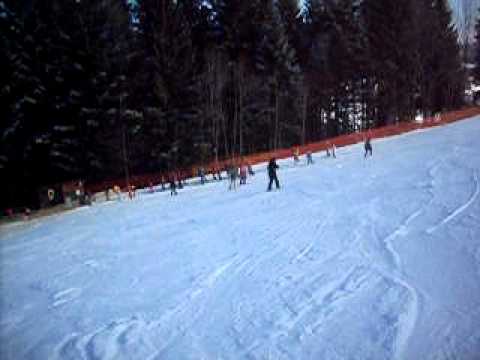 Síelés St. Jakob im Walde-n: Tibi elegáns snowboard-mozdulatai