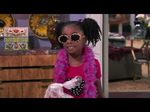 Jessie – Cattle Calls & Scary Walls clip5