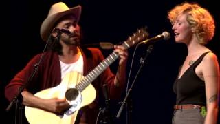 Shakey Graves - "Dearly Departed" (Live on eTown)