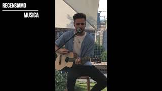 Alessio Bernabei interpreta in versione acustica &quot;Ti ricordi di me?&quot;
