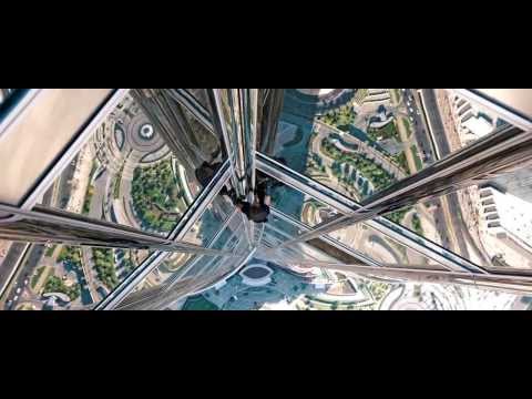 Tom Cruise in Mission: Impossible -- Ghost Protocol - Dubai Burj Khalifa scene