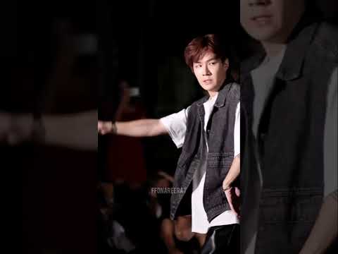 020722 Millenium boy focus พี่เอ็ม (iv_em) cover Growl+MAMA - EXO at Siam square THE Kniverse show