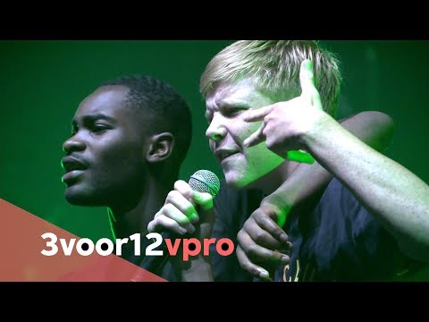 Cas Groot Koerkamp (16) uit Biddinghuizen steelt de show op Lowlands-podium Cas Groot Koerkamp (16) uit Biddinghuizen steelt de show op Lowlands-podium