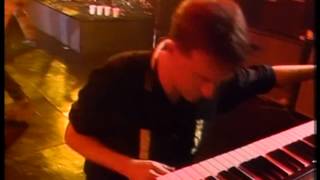 Midnight Oil Sleep-Live_Le Spectrum 1985.mp4