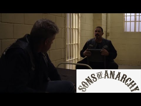 Sons Of Anarchy: Clay & Alvarez Have An MC Summit Sit Down Pow-Wow