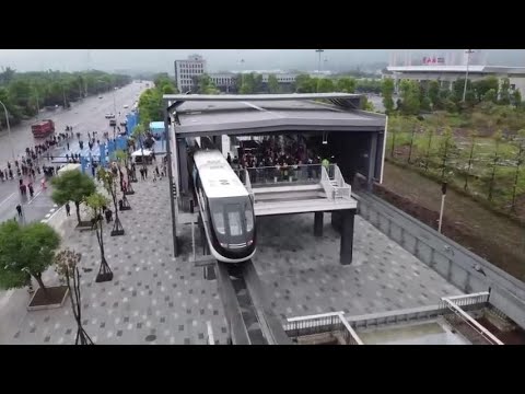 Novo sistema de transporte autônomo "Yunba" entra em operação na cidade de Chongqing
