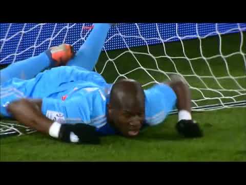 Lucas Moura Amazing Solo Run but the defender do not think so.