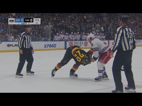 Marcus Pettersson Stands Up For Conor Garland Against Sam Carrick