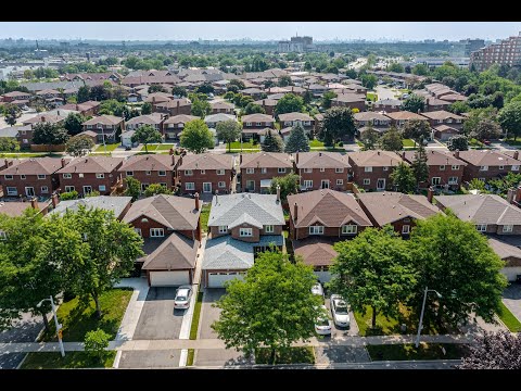 17 Woodlot Crescent, Etobicoke Home - Real Estate Properties