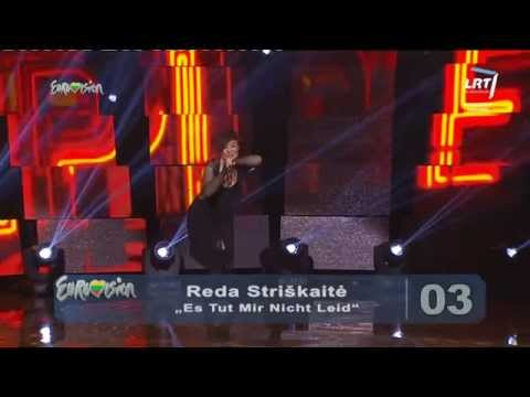 Atlikėja Reda Striškaitė kabareto stiliumi atliko kūrinį „Es Tut Mir Nicht Leid“