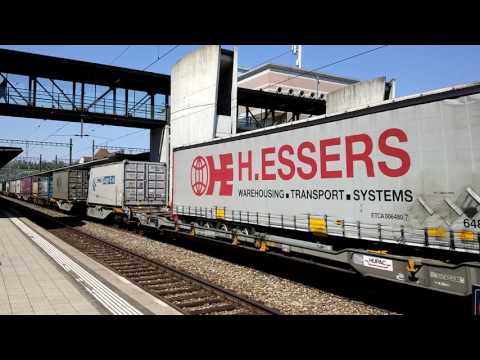4 LOCO DELLA DB 185 IN TRANSITO CON CONTAINERS  IN STAZIONE A SPIEZ.(CH) 24 - 4 - 2017