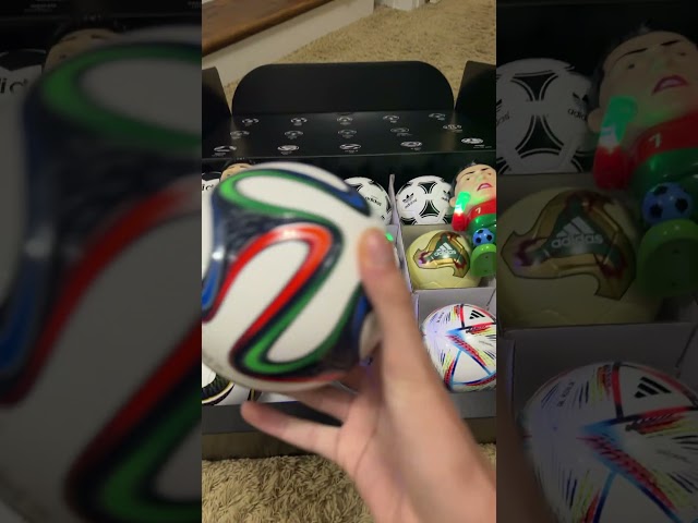 Vídeo relacionado con adidas FCWC Mini, balón de fútbol/sólo fútbol Blanco, Azul Poder, Azul Oscuro (núcleo de Espuma) para Hombres y Mujeres, Talla 1