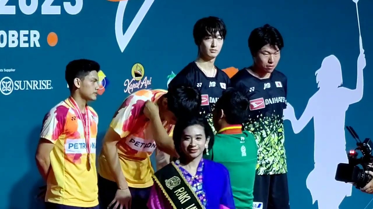 Podium Juara Ganda Putra BNI Indonesia Masters II 2023 di Surabaya