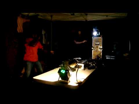 Maasai Warrior Plays "Stand Strong" Ft Sis I Leen, Xochimilco D.F (México)