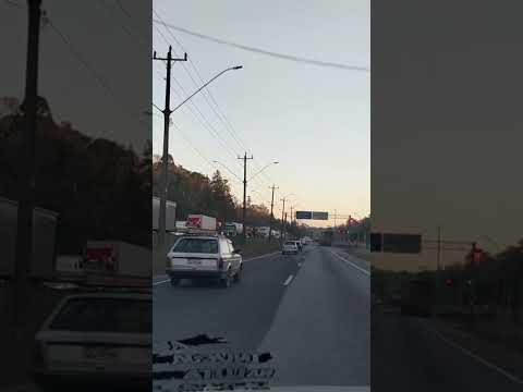 VEJA A SITUAÇÃO DO TRÂNSITO INFERNAL DO DIA A DIA NA BR 116
