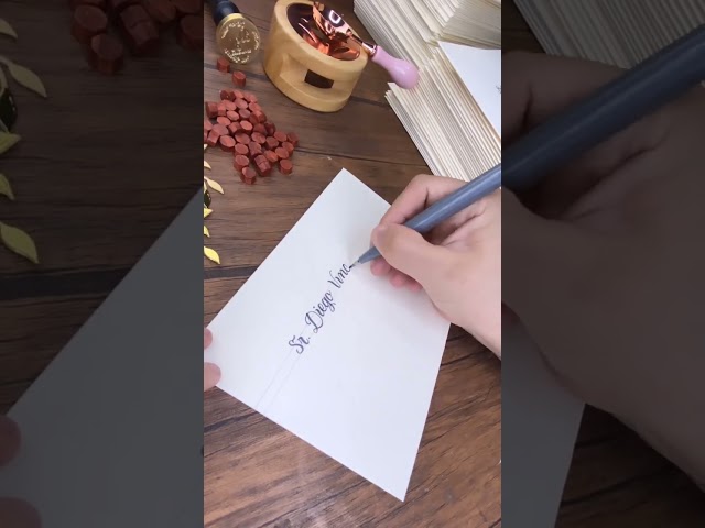 Vídeo relacionado con 50pcs Tarjetas de Mesa para Bodas, Marcadores de Asientos, Tarjetas de Nombre Personalizadas para Comunión, Bautizo, Cumpleaños, Confirmación, Graduación, Fiesta, Recuerdos 9x10cm (Estilo Hoja Verde)