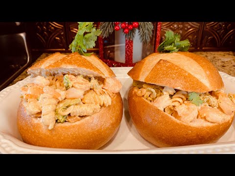CAMARONES EN Sourdough Bowl ( Relleno de Pasta con Camarones)