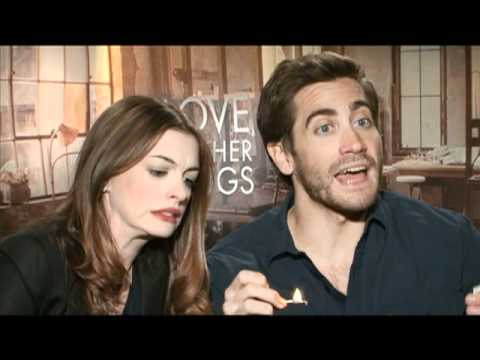 Jake Gyllenhaal and Anne Hathaway Interview for LOVE AND OTHER DRUGS