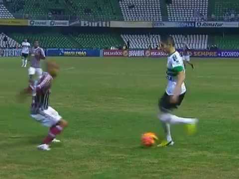 Drible Espetacular de Alex - Coritiba 2 x 1 Fluminense - 4° Rodada - Brasileirão 2013