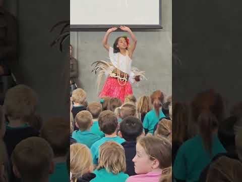 TE KUKI AIRANI - by Khalea Carson