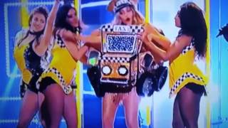 El taxi  Pitbull  ft Sofía Vergara Grammy 2016