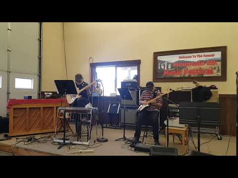 Bill Harrison & Bo Keck (Just Out Of Reach Of My Two Empty Arms)