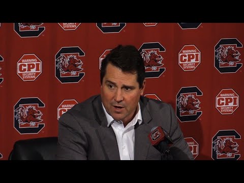 Coach Muschamp briefs the fans about Akron