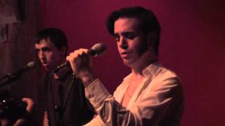 Obeses, Dueto buffo di due gatti, gravat en directe a Heliogàbal de Barcelona