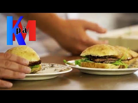 Hans Morten Hansen viser fram biffen sin