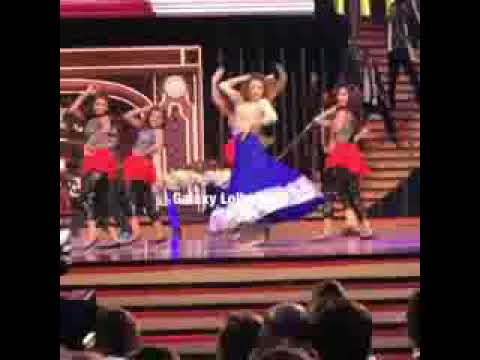 Mehwish Hayat Full Dance Performance at Humtv 5th Awards 2017240p