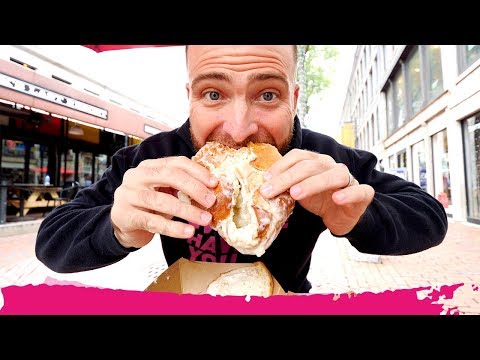 North End Boston FOOD TOUR - Clam Chowder, Lobster Roll, Pizza & Cannolis | Boston, Massachusetts
