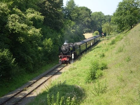 DB Class 23 071 (VSM) coming out of the direction of Wijlre (Weekend at War)