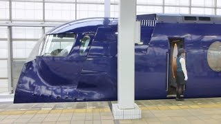 preview picture of video 'Japan Trains: Rinku Town, evening trains, 21Apr14'
