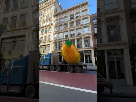 Big Mango in NYC! 🥭 Visit our Craft Studio, 477 Broadway, Oct 25–26, 11 AM–7 PM. See you there!