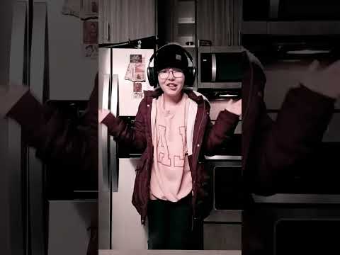 Me trying to explain what nightcore is to my grandma 😜☝