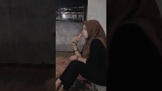 Download lagu Story WA halu makan ice cream di pinggir jalan sama cewek mp3