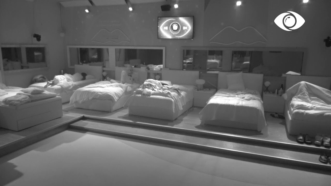 Nuk di të mbash shaka/ Nita debaton me Efin: Shaka tendencioze!