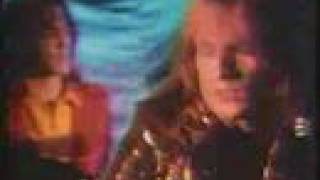 U-MV021 - The Auteurs - Lenny Valentino