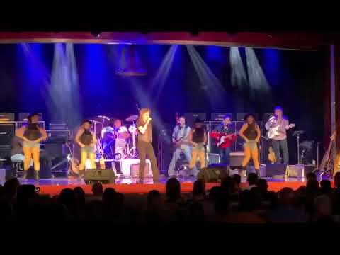 NASHVILLE ROADHOUSE LIVE Starring Stevie Lee Woods & The SLW Roadhouse Dancers